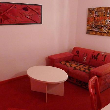 Hotel Le Coin Des Halles Кахор Екстериор снимка