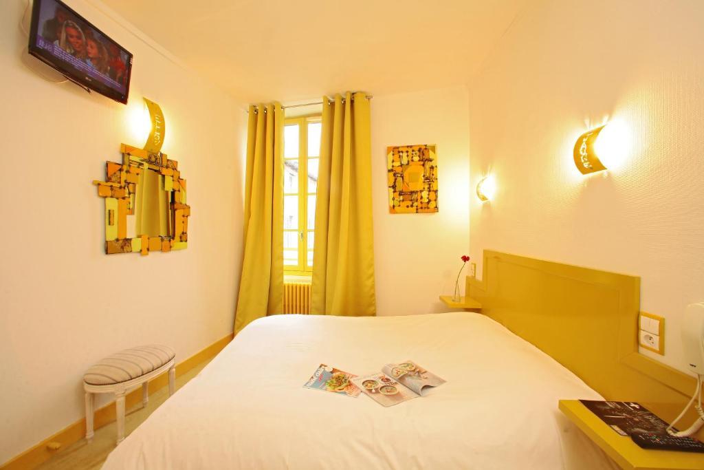 Hotel Le Coin Des Halles Кахор Стая снимка