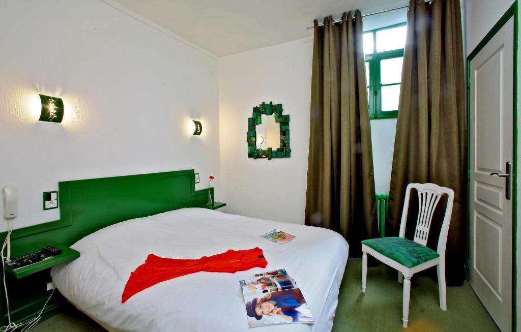 Hotel Le Coin Des Halles Кахор Стая снимка