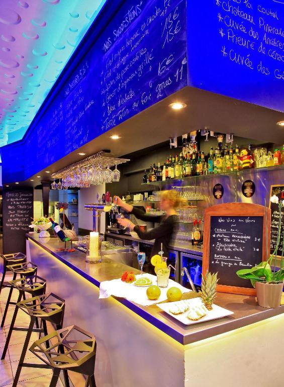 Hotel Le Coin Des Halles Кахор Екстериор снимка