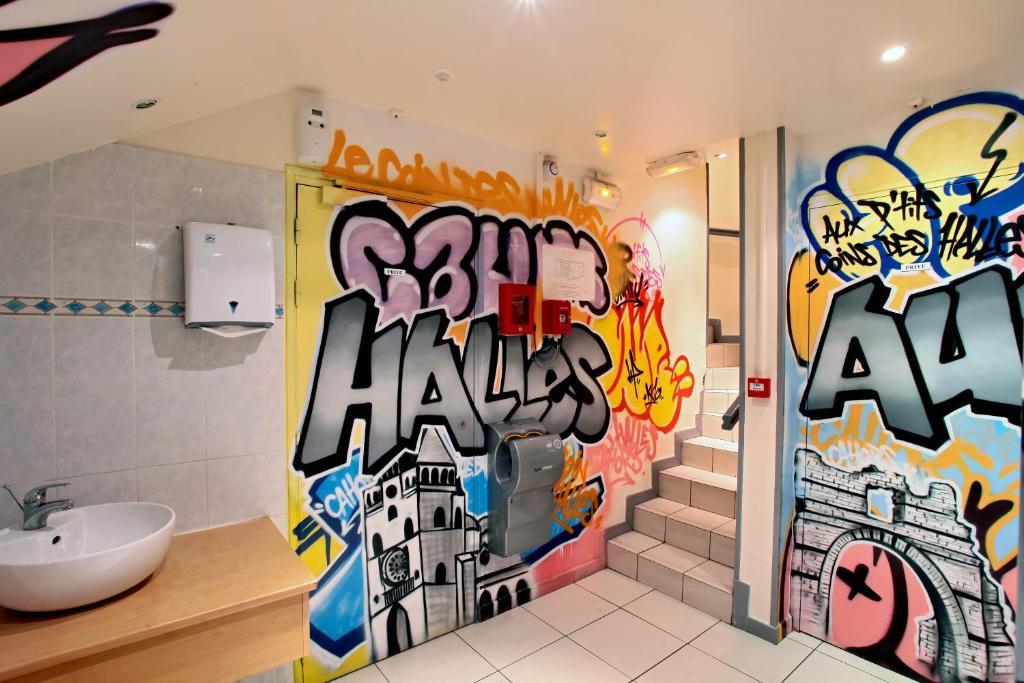 Hotel Le Coin Des Halles Кахор Екстериор снимка