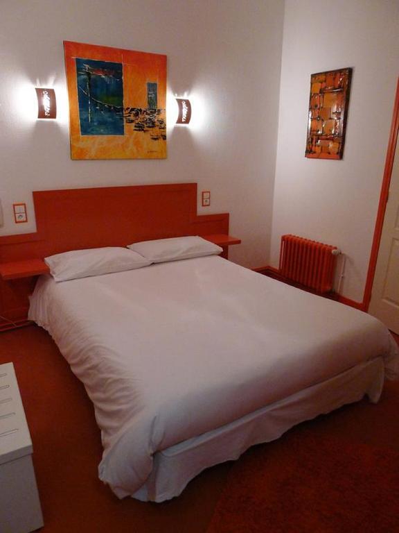 Hotel Le Coin Des Halles Кахор Екстериор снимка